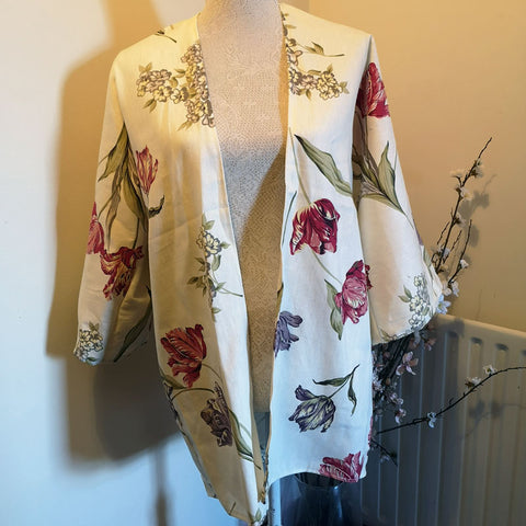 Handmade Upcycled Mid-Sleeve Kimono - Cream Floral